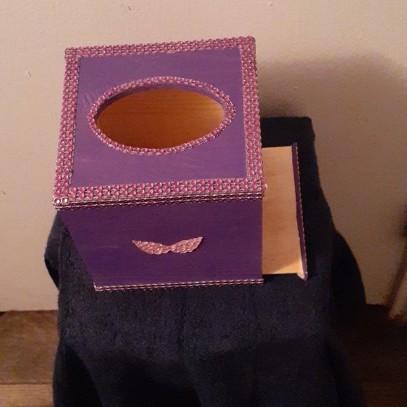 Hand Crafted tisue box holder - Picture 3 of 3